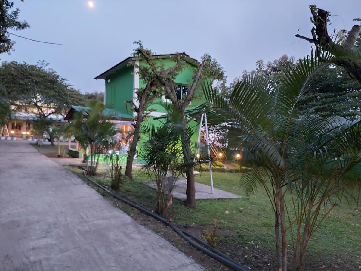The Midway Jungle Resort Masinagudi Exterior photo