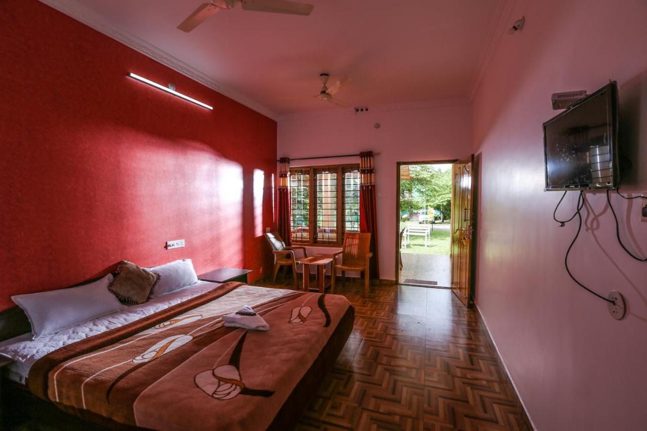 The Midway Jungle Resort Masinagudi Exterior photo