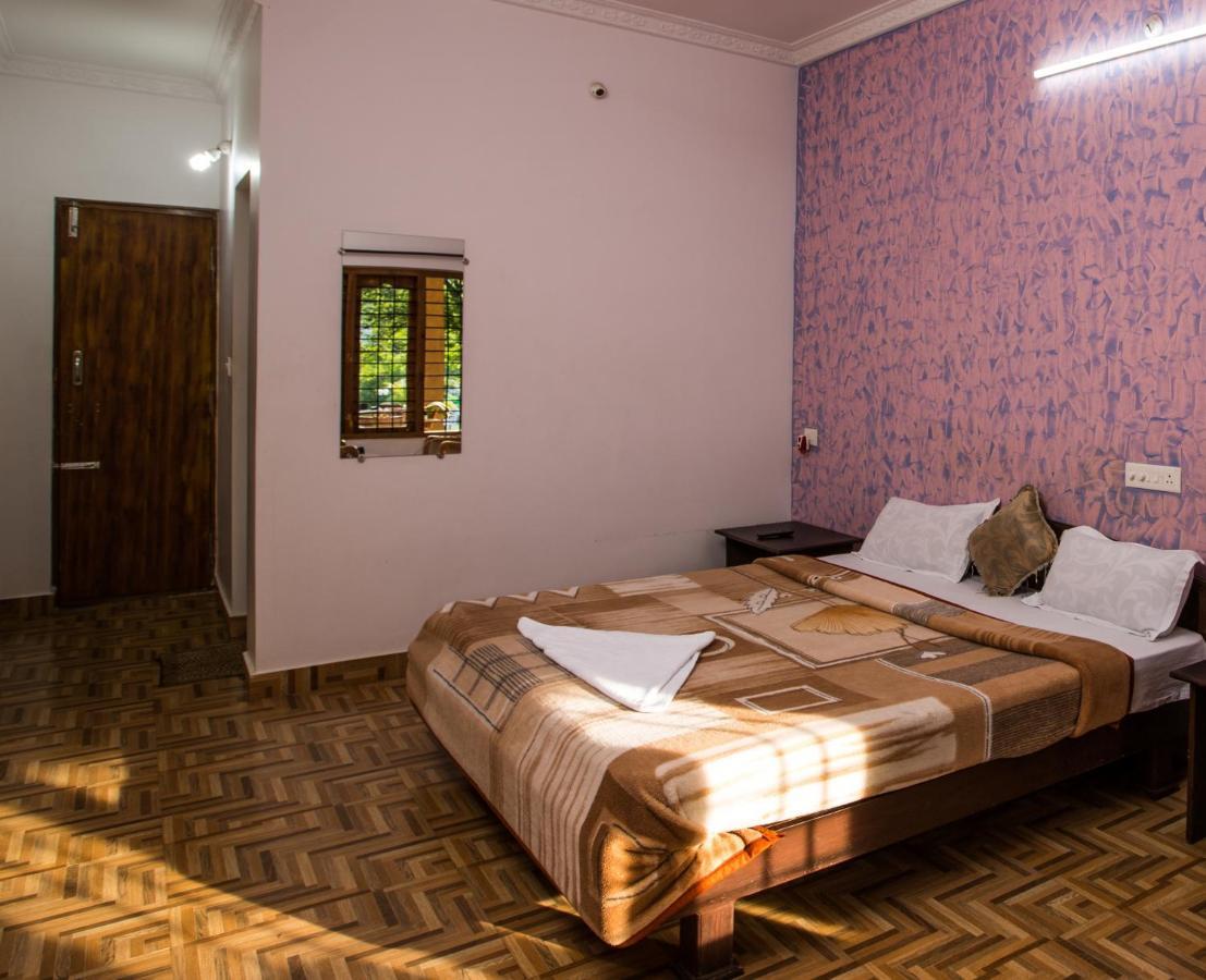 The Midway Jungle Resort Masinagudi Exterior photo