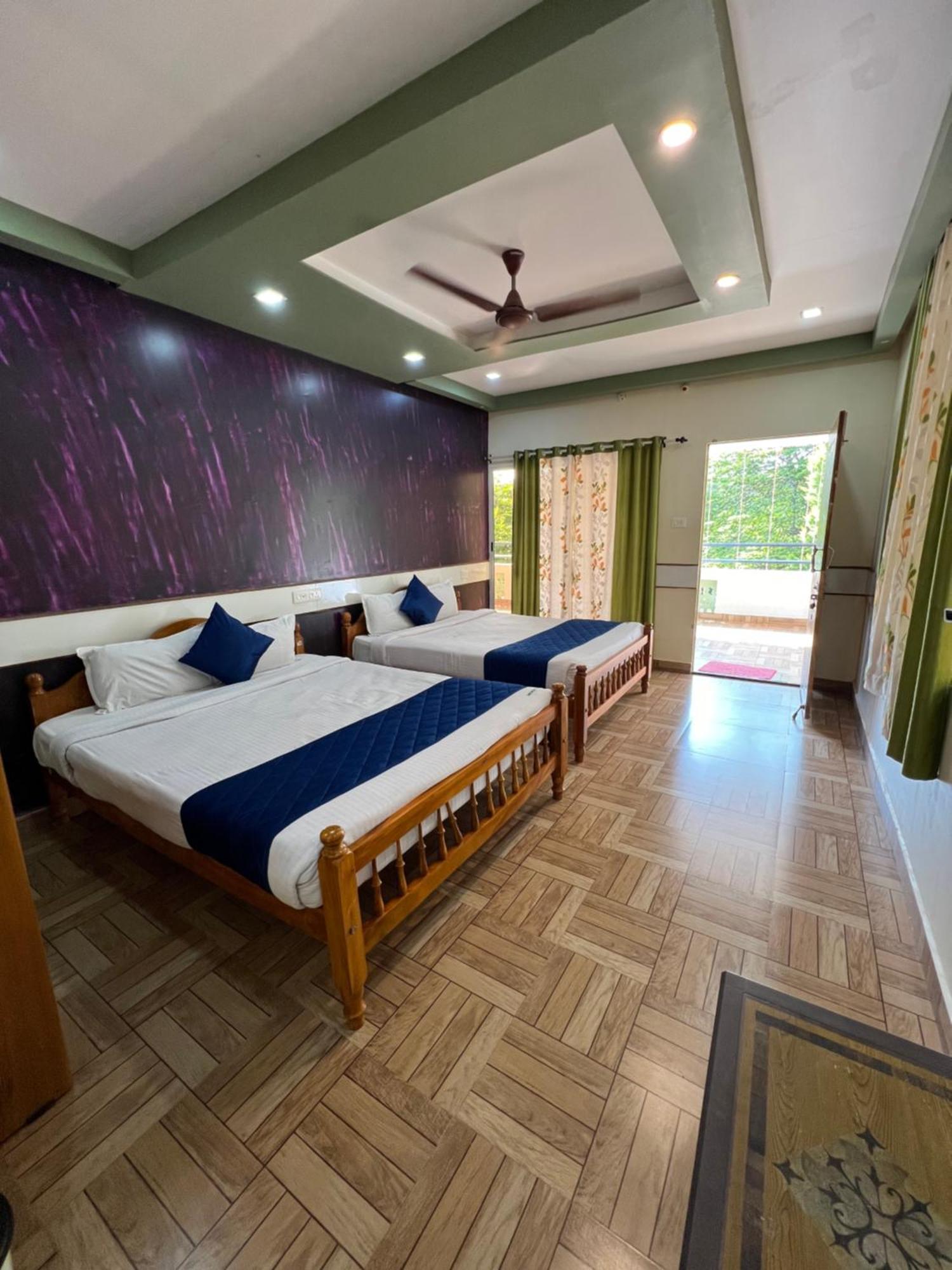 The Midway Jungle Resort Masinagudi Exterior photo