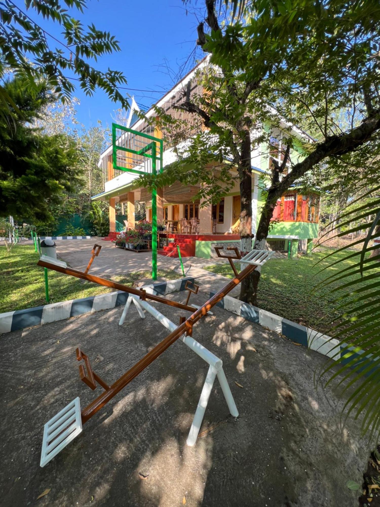 The Midway Jungle Resort Masinagudi Exterior photo