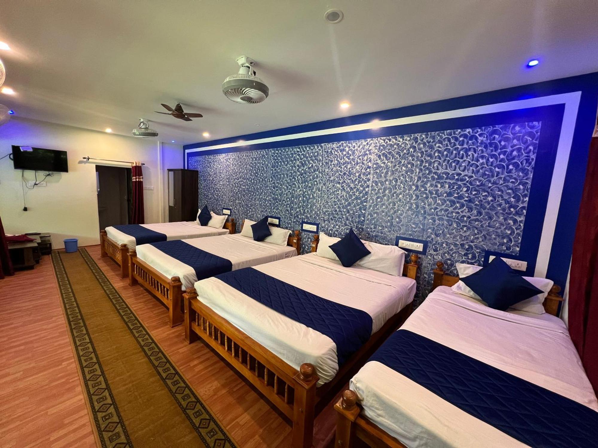 The Midway Jungle Resort Masinagudi Exterior photo