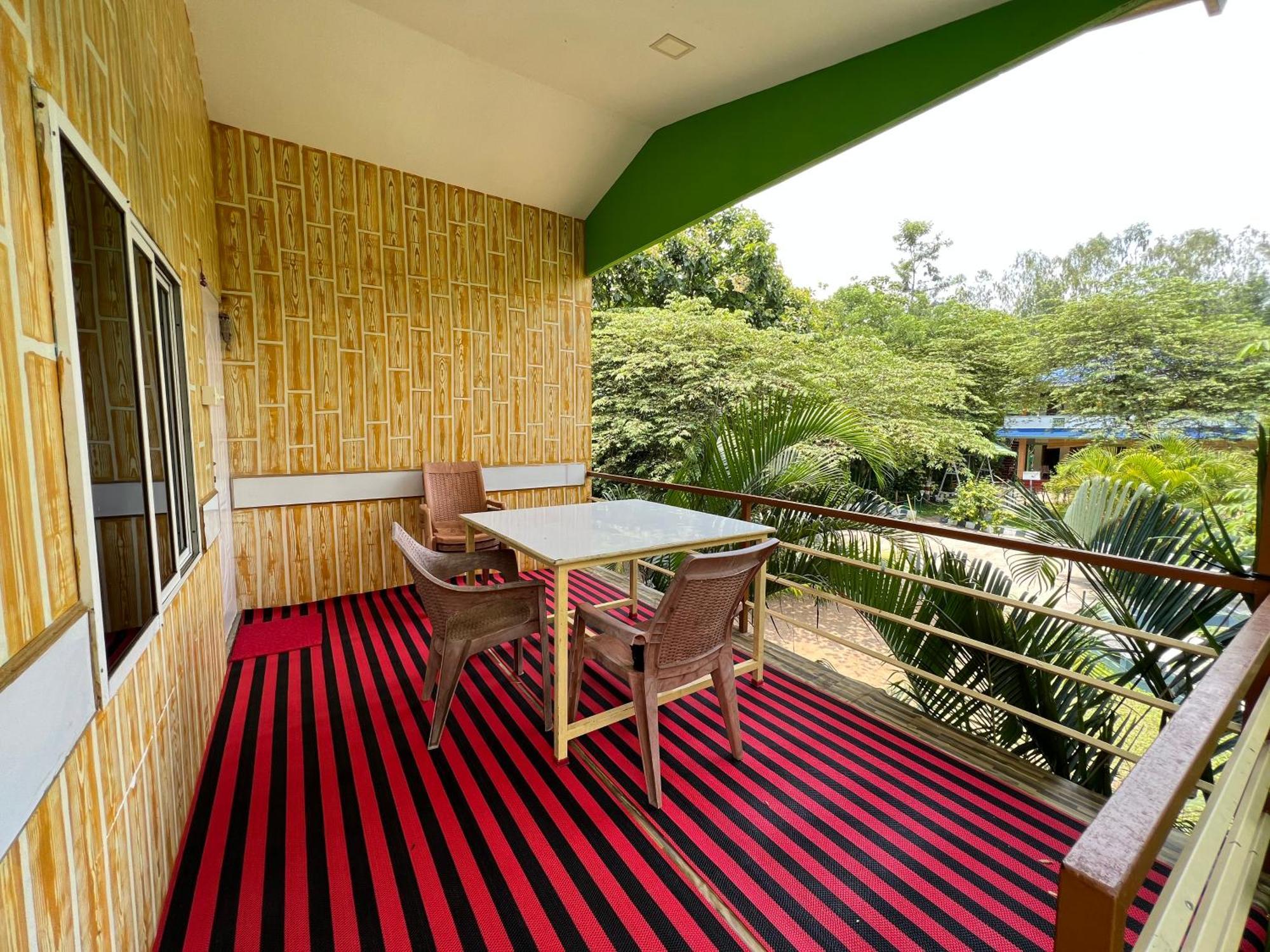 The Midway Jungle Resort Masinagudi Exterior photo