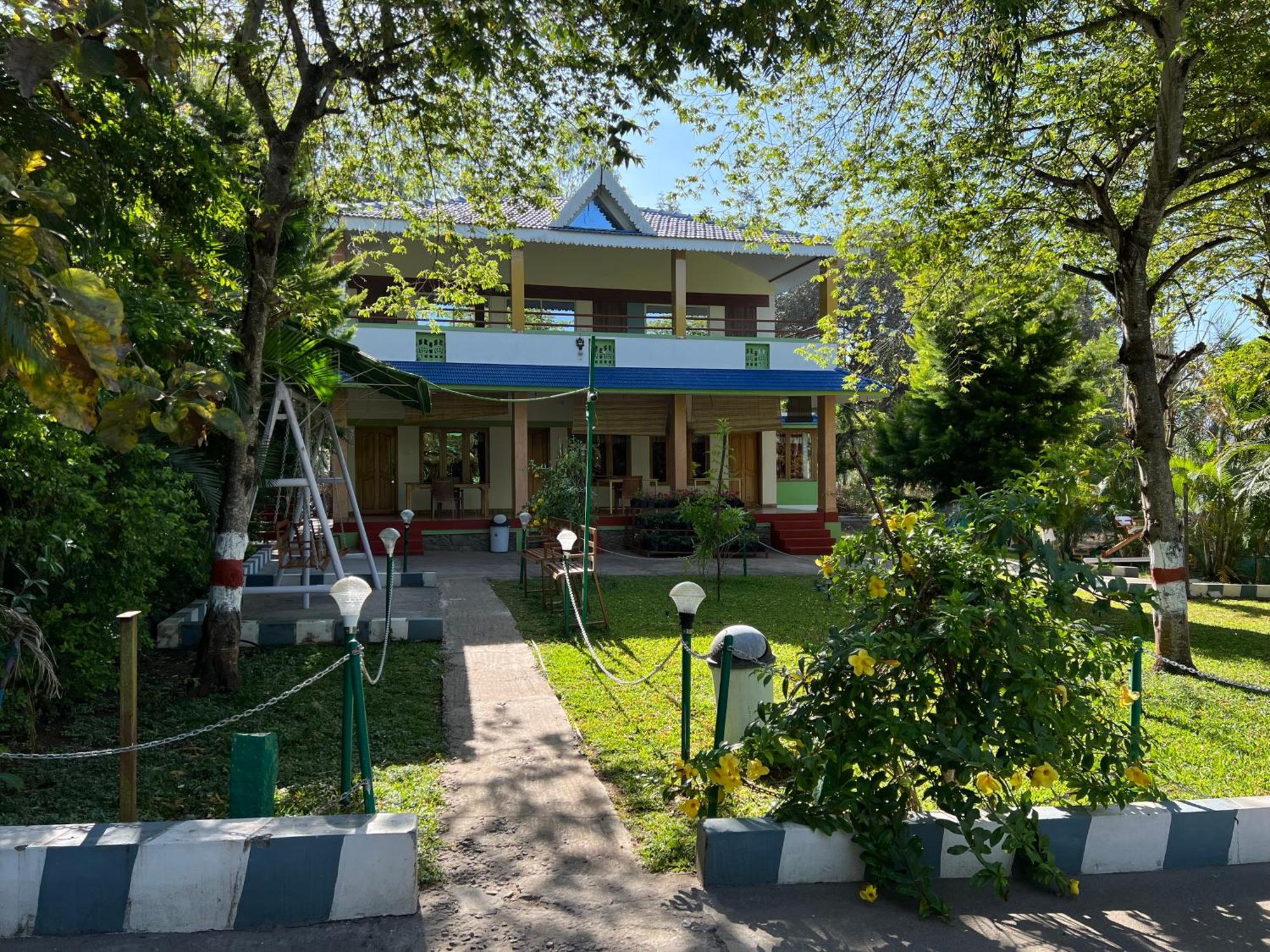 The Midway Jungle Resort Masinagudi Exterior photo